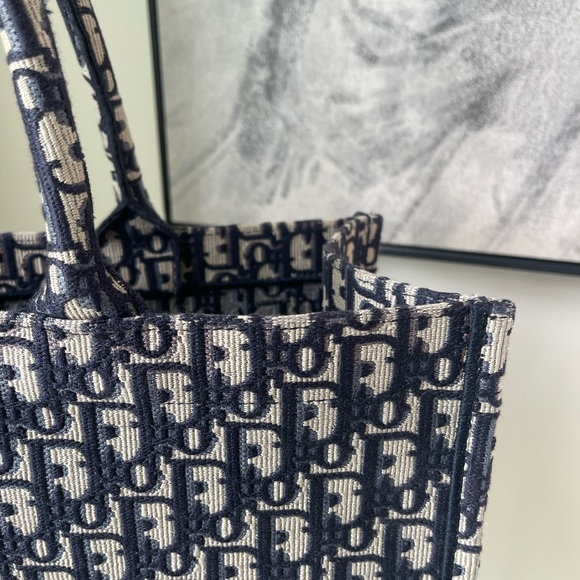 Christian Dior Book Tote Oblique Canvas - Picture 7 of 9